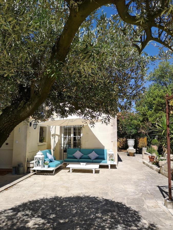 Le Mas Des Agapes Beaucaire  Luaran gambar