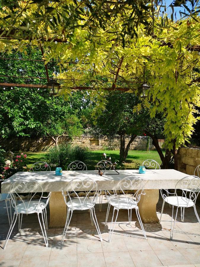 Le Mas Des Agapes Beaucaire  Luaran gambar